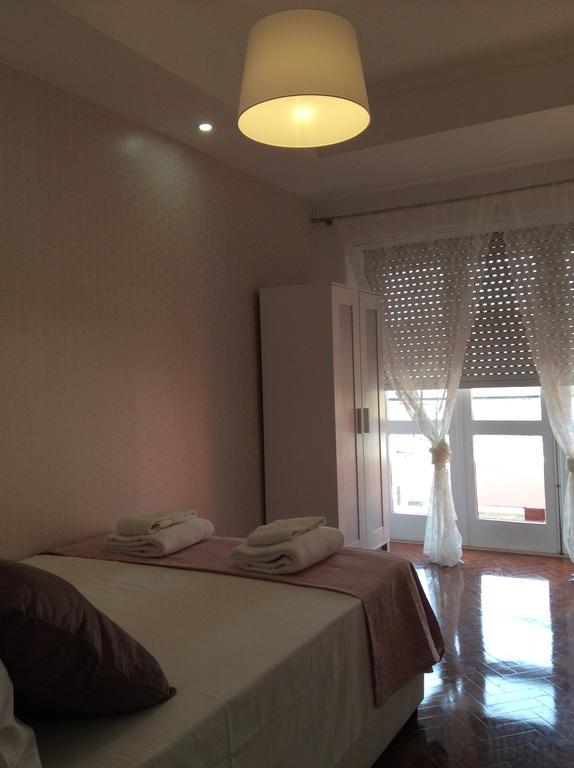 4U Lisbon IV Guesthouse Airport Bagian luar foto